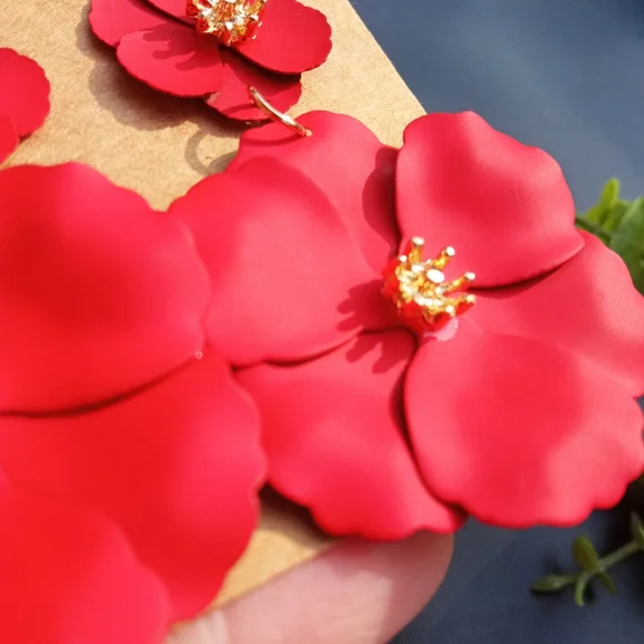 Matte Red Floral Earrings - Picture 5 of 9